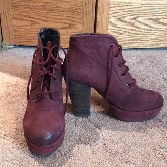 CLOSE OUT SALE: Steve Madden Raspy Booties - Picture 1 of 5
